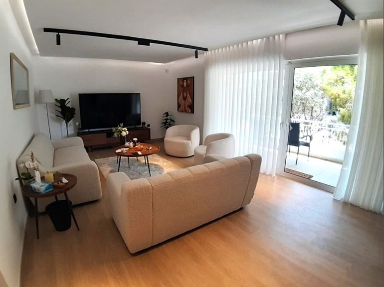 (For Sale) Residential Floor Apartment || Athens South/Glyfada - 129 Sq.m, 3 Bedrooms, 685.000€ 